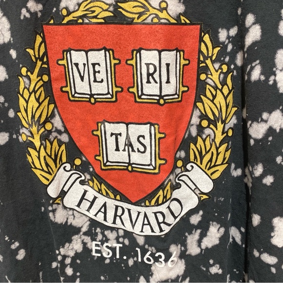 Harvard University All Over Acid Washed Crest Logo T-Shirt - Picture 3 of 5